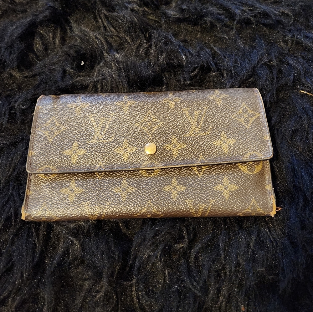 Authentic Louis Vuitton wallet